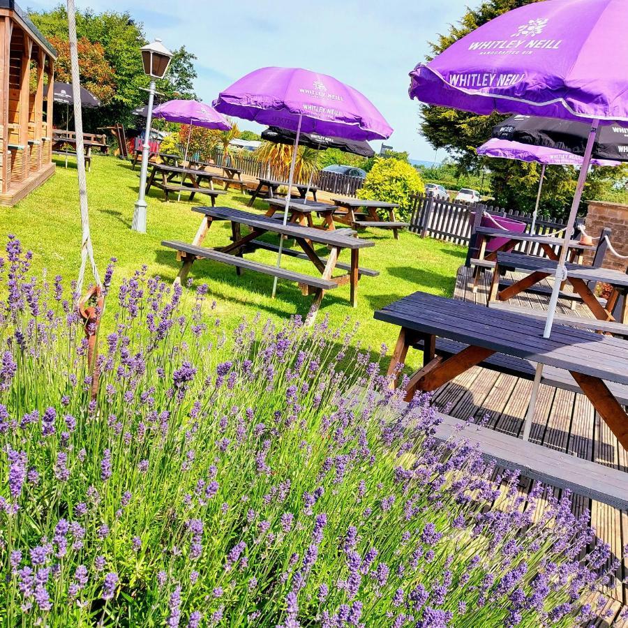 Tipputs Inn, Pub, Restaurant & Boutique Flats Stroud  Exteriör bild